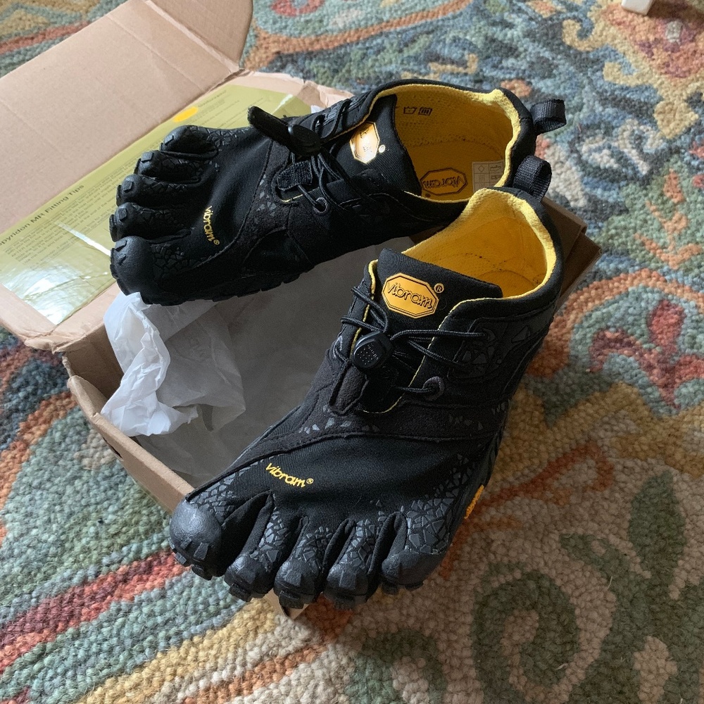 Women's Vibram FiveFingers Spyridon MR Size 37